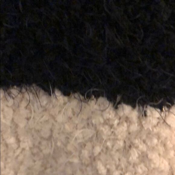 Black and cream striped cropped sweater - Picture 5 of 6